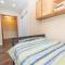 Moose Tracks Lodge - Forest and mountain views! Smart TV with streaming app and Game Room! - Биг-Бэар-Сити