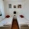 Dawn & Dusk - Modern Two Bedroom Apartment with Mountain Views