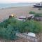 216 Coast Road, Ocean Bliss Direct Beach Access & Endless Waves - Pevensey