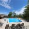 Hidden Valley -1 BR w/ Loft -2 Min. walk to Pool/Ten