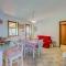 Brighty Rainbow House Garden - Happy Rentals