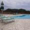 Bild des agriturismo gli olivastri appartamento raggio di sole , con piscina e vista mare ,climatizzatore,wifi