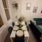 Two Bedroom Mansion House Apartment By AZ Luxury Stays Newmarket With Parking And WiFi - Newmarket