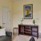 Mount Pleasant Condo with Pool and Bikes Near Beach! - Чарлстон