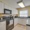 Oak Ridge Retreat with Porch Less Than 1 Mi to Downtown - Oak Ridge