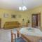 Amazing Home In Castelnuovo Di Farfa With Kitchen