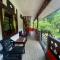 Garden Grove Guest House & Coffee Bar - Bukit Lawang