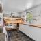 Spacious Cottage With A View Of Wild Nature - Dronningmølle