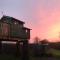 Tree house and shepherds hut & Hot Tub