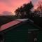 Tree house and shepherds hut & Hot Tub