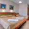 HOTEL VICKY II