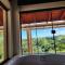 Provence Lavander Chalet by MontJacui - com jacuzzi e ar condicionado