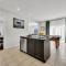 Oshawa Family Haven - Luxury 7BR Villa with Cozy Fireplaces & Hot Tub