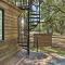 The Tiny 'Tainer - Tiny Container Home w. Hot Tub! - وذرفورد