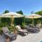 Cocoon Luxury Villa In Coral Bay-3 Min To Beach