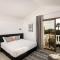Cocoon Luxury Villa In Coral Bay-3 Min To Beach