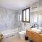 Cocoon Luxury Villa In Coral Bay-3 Min To Beach