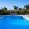 Cocoon Luxury Villa In Coral Bay-3 Min To Beach