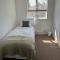 Large 2 Bedroom Marina View Apartment - Hemel Hempstead