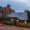 CHESTERS ONLY TIN CHAPEL - UNIQUE, SPACIOUS 2 BEDROOMS, GARDEN AND FREE PARKING