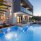 Villa ToDo with heated pool and jacuzzi