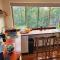 Deluxe Studio with Forest Views, Noosa Hinterland - Doonan