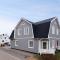 Guestly Homes - 4BR Charming Apartment Guestly Homes - 4BR Charming Apartment