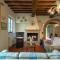 Experience the charm of Tenuta Le Caselle, a cozy farmhouse surrounded by nature and comfort!