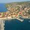 Spacious apartment 50 m from the beach