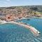 Spacious apartment 50 m from the beach