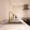 #5 Stylish City Centre Apartment with High Ceilings near Hull New Theatre