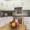 Y Bwythyn - Lovely cottage in village of Spittal
