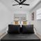 Bright 3 bedrooms Home Private Pool, 18 minutes to the Ocean