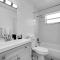 Bright 3 bedrooms Home Private Pool, 18 minutes to the Ocean
