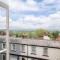 Vaughan Lodge- Stunning 2 Bedroom Duplex Apartment - Malvern Wells