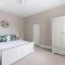 Vaughan Lodge- Stunning 2 Bedroom Duplex Apartment - Malvern Wells