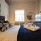 Stylish Central Apartment with Parking & Lift