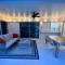 Beautiful Spacious Home! Close to Beaches - HEATED Private Pool