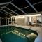 Beautiful Spacious Home! Close to Beaches - HEATED Private Pool