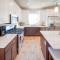 South Zion Coral Cliffs - 4 bed, 3 bath, hot tub, deck