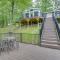 Lakefront Arkansas Home with Dock and Sunroom - 温泉城