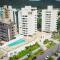 Apartamento beira mar com piscina Caiobá