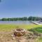 Dock, Deck and Kayaks Home on Cedar Creek Reservoir