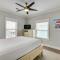 Walk to Ocean Beach House with 2 Decks in Galveston - 加尔维斯敦