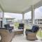 Walk to Ocean Beach House with 2 Decks in Galveston - 加尔维斯敦