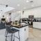 Modern Gem with Fire Pit 3 Mi to Goodyear Ballpark!