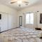 Pool, Fire Pit and Grill Goodyear Home! - غوديير