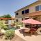 Pool, Fire Pit and Grill Goodyear Home! - غوديير