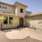 Pool, Fire Pit and Grill Goodyear Home! - غوديير