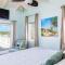Chalk Sound Cottage with Pool Kayak